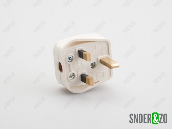 Engelse stekker wit met randaarde